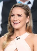 Shantel VanSanten photo