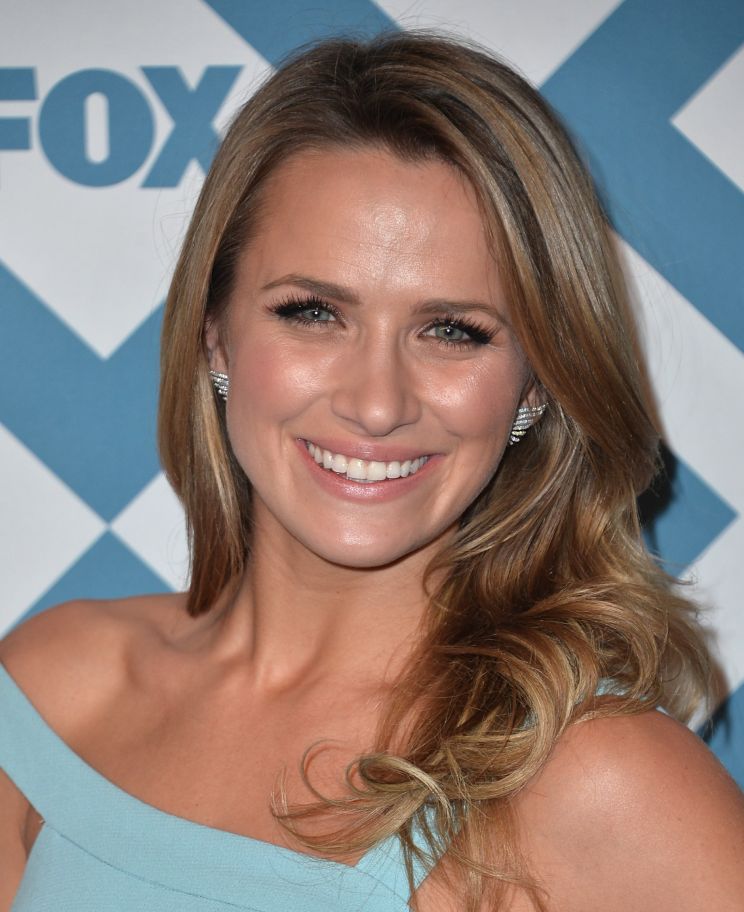 Shantel VanSanten