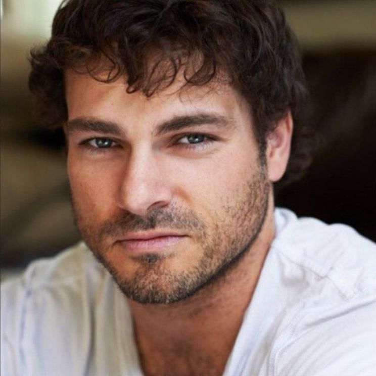 Shawn Roberts