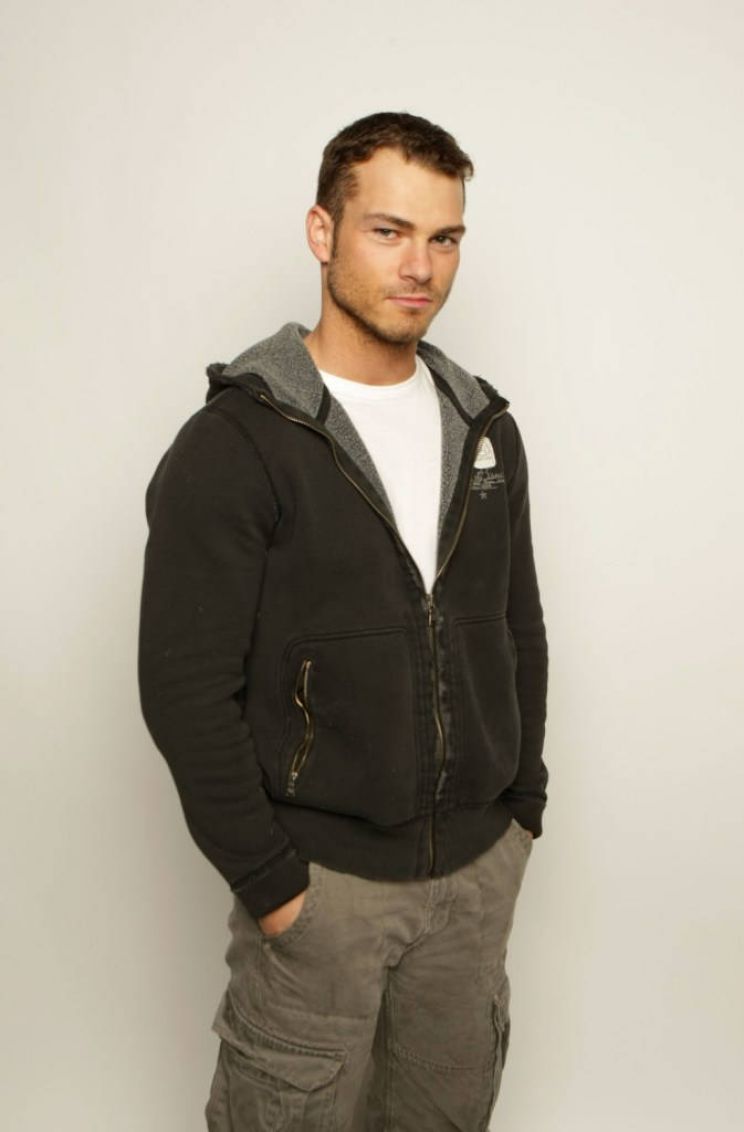 Shawn Roberts