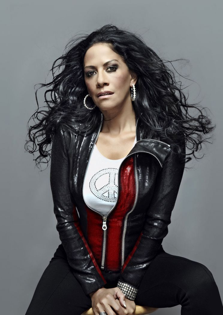 Browse and download High Resolution Sheila E.'s pictures