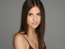 Shelley Hennig