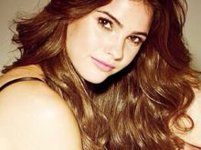 Shelley Hennig