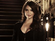 Shelley Hennig photo