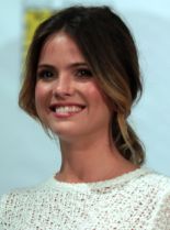 Shelley Hennig