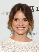 Shelley Hennig photo