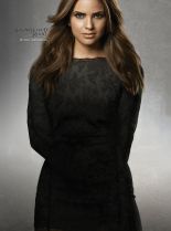 Shelley Hennig photo