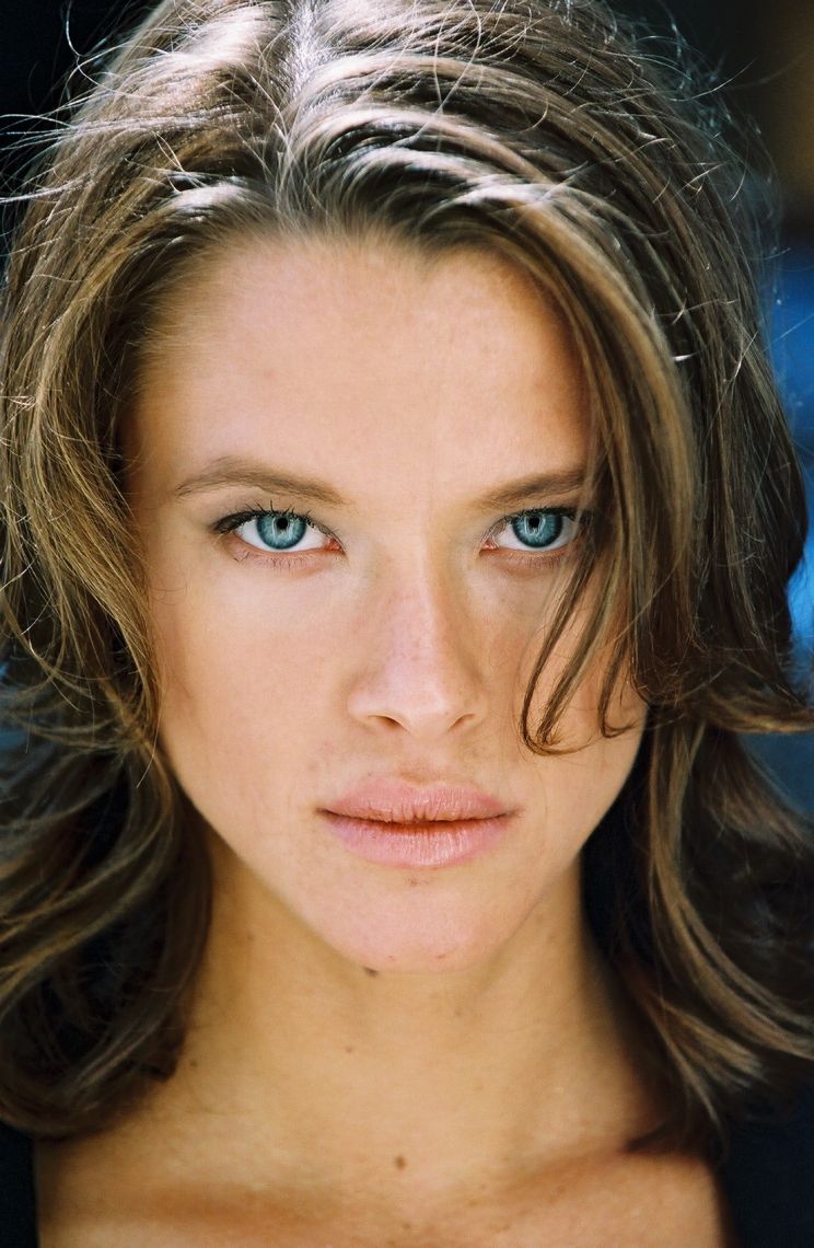 Shelley Thompson