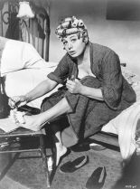 Shelley Winters photo