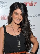 Shenae Grimes-Beech