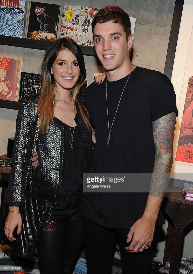 Shenae Grimes-Beech