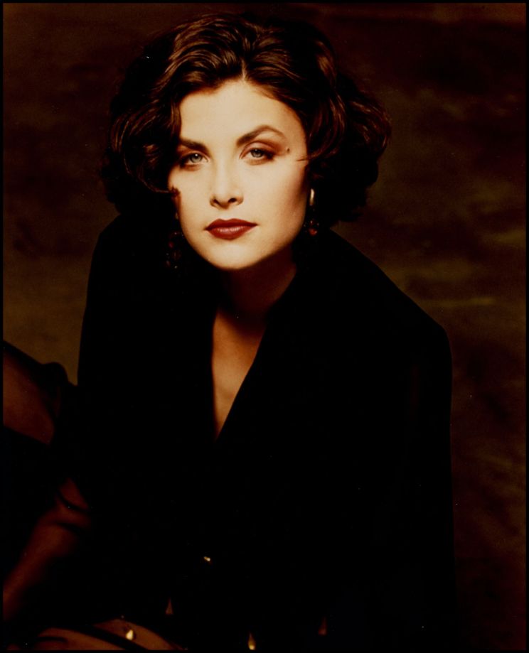 Sherilyn Fenn