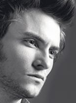 Shiloh Fernandez photo