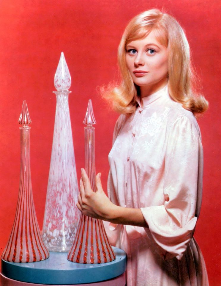 Shirley Knight