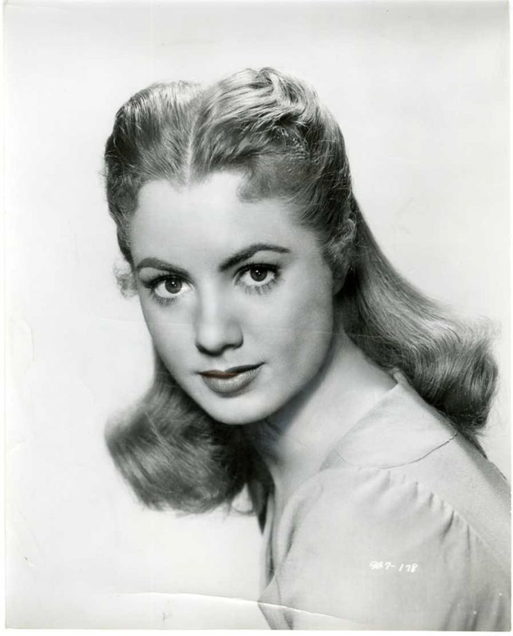 Shirley Knight