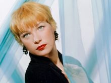 Shirley MacLaine