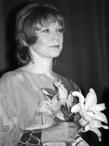 Shirley MacLaine photo