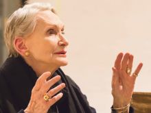 Siân Phillips