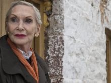 Siân Phillips