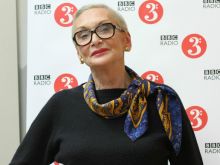 Siân Phillips