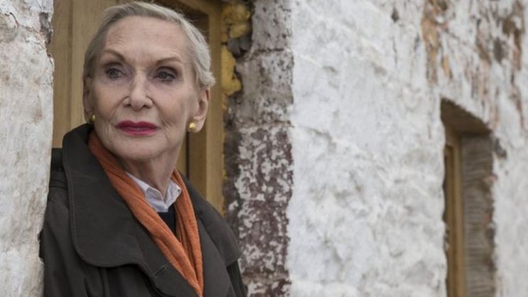 Siân Phillips