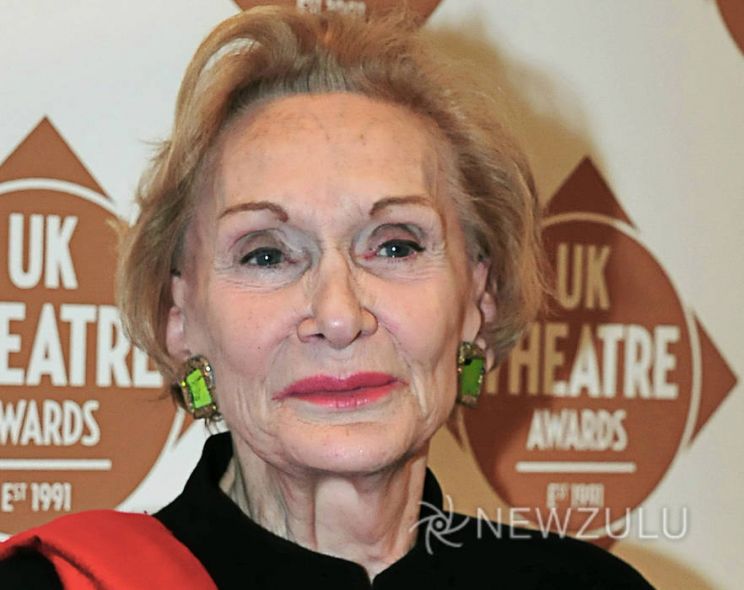 Siân Phillips