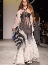 Sian Thomas photo