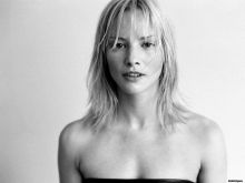 Sienna Guillory photo