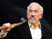 Simon Callow