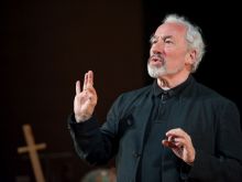 Simon Callow