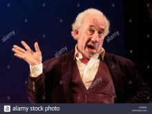 Simon Callow