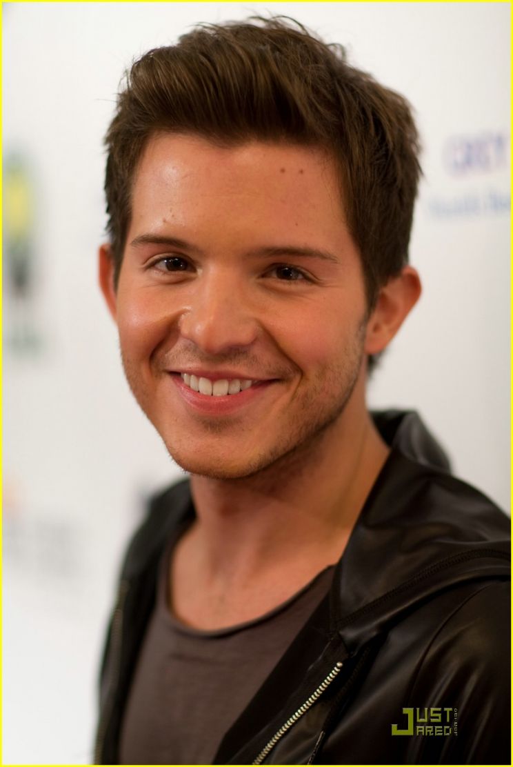 Simon Curtis