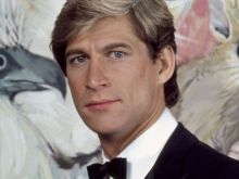 Simon MacCorkindale