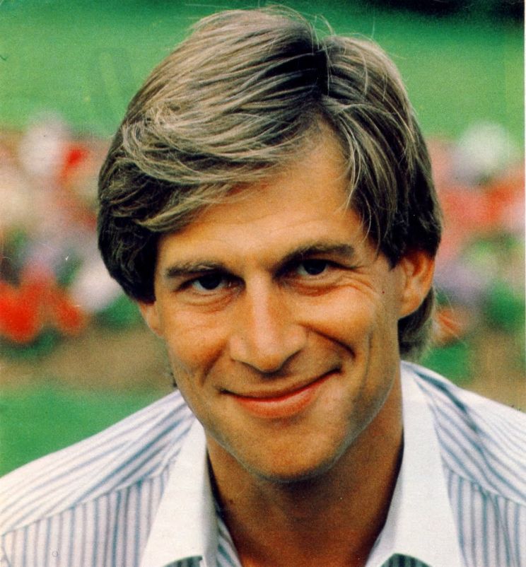 Simon MacCorkindale