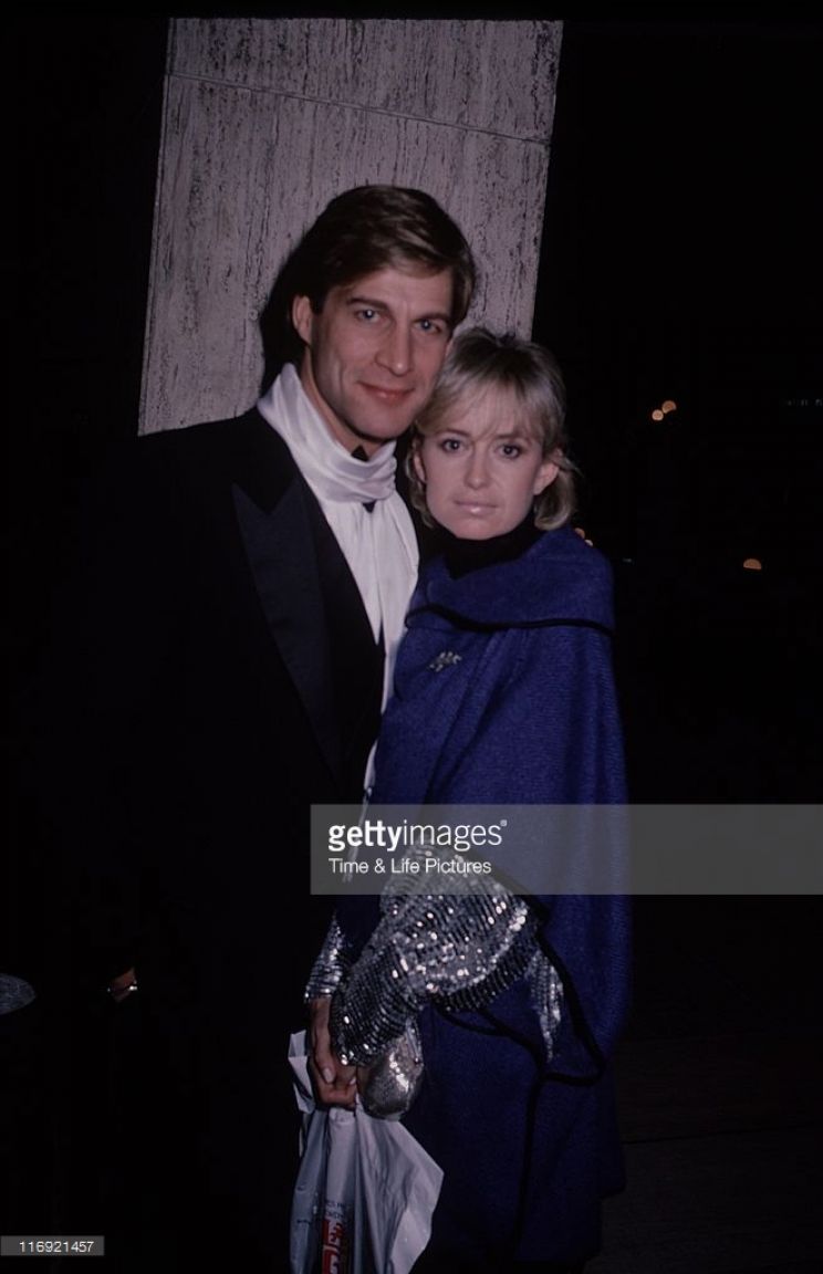 Simon MacCorkindale