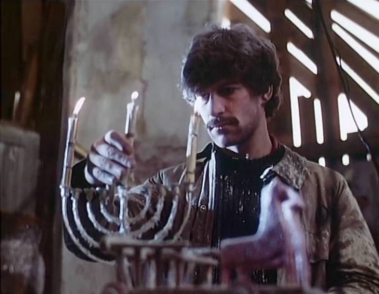 Simon MacCorkindale