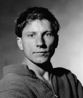 Simon McBurney