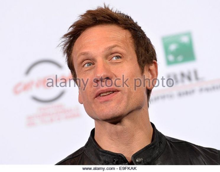 Simon Merrells