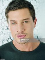 Simon Rex