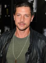 Simon Rex