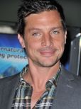 Simon Rex