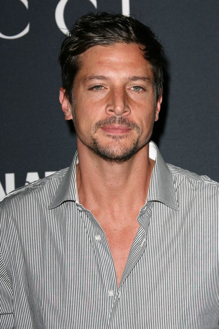 Simon Rex