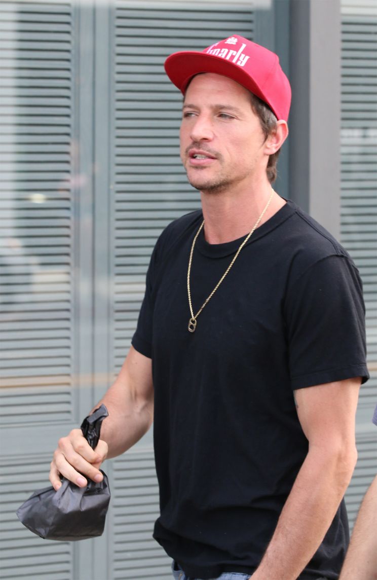 Simon Rex