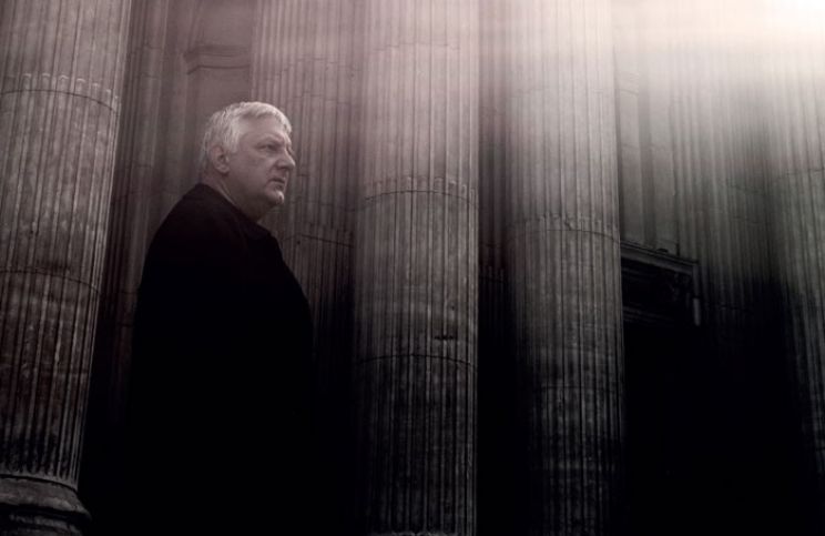 Simon Russell Beale