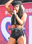 Simone Battle