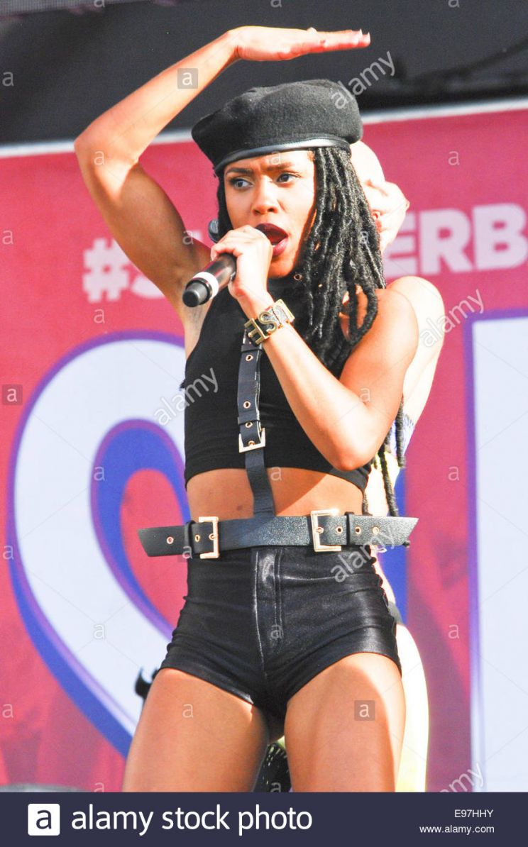 Simone Battle