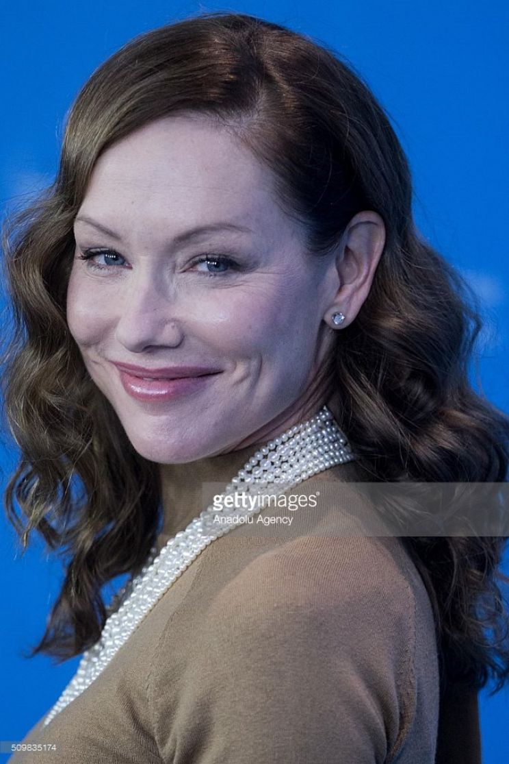 Simone-Élise Girard