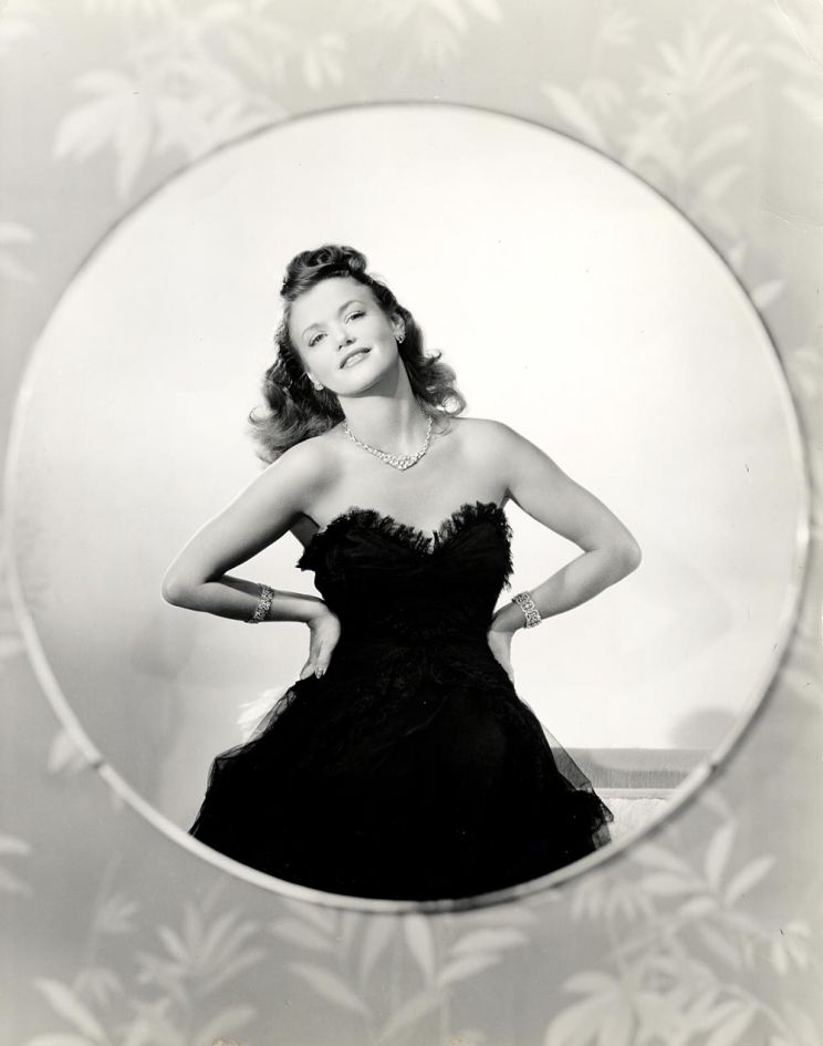 Simone Simon
