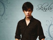 Skandar Keynes