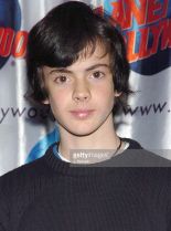 Skandar Keynes